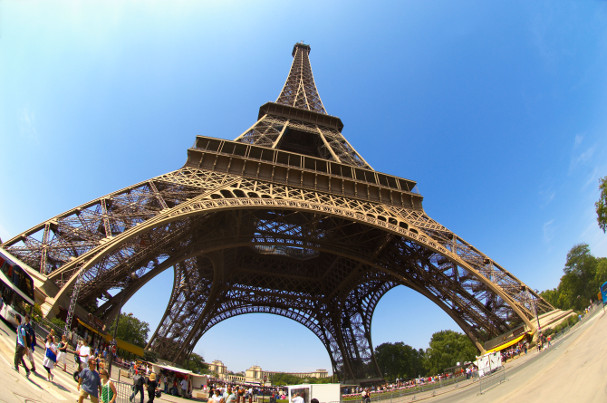 Paris, a tight-knit research community