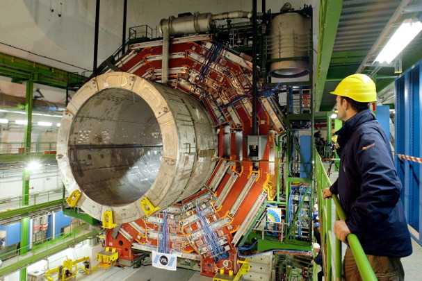 Debate on China's super collider heats up