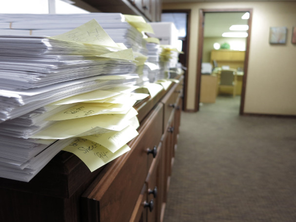 Historic co-authorships speed up editor handling times