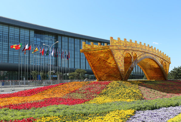China trades science along ancient Silk Road