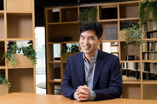 Samsung’s head researcher wants human–AI interactions to be a multisensory experience