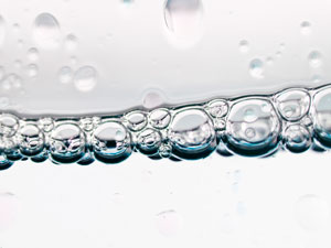 Sunbathing nanorods split water