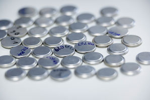 Carbon shares the load in bendy batteries