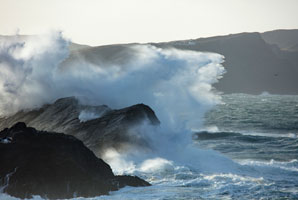 Weight lifting: Storm waves have the power to move huge boulders