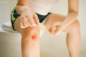 Responsive wound dressing releases antimicrobials on demand
