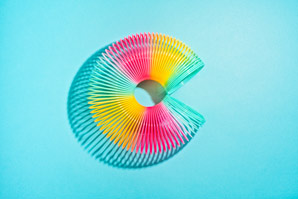Chirality captured with a colourful twist